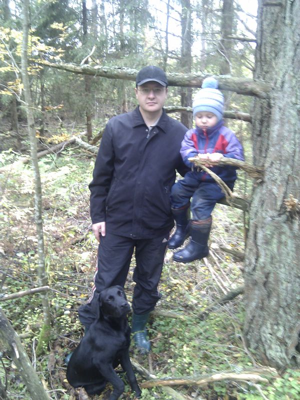 Прогулка в лесу (папа и сын)